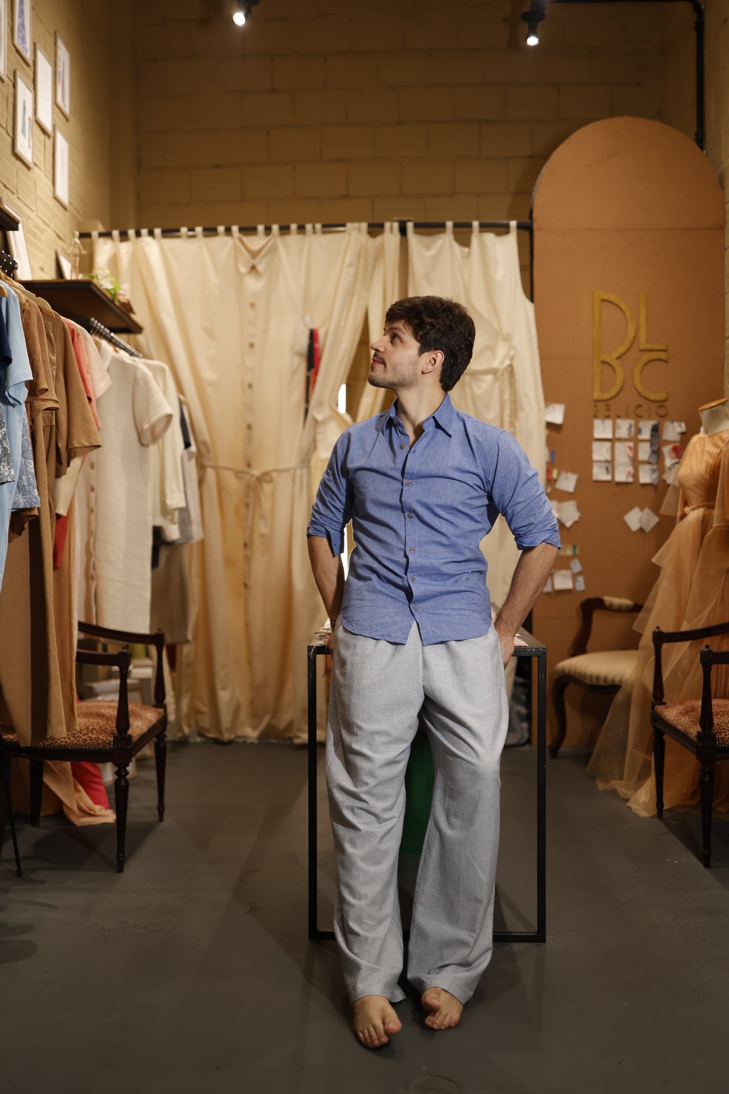 Calça de Elástico ''Quase Um Jeans''