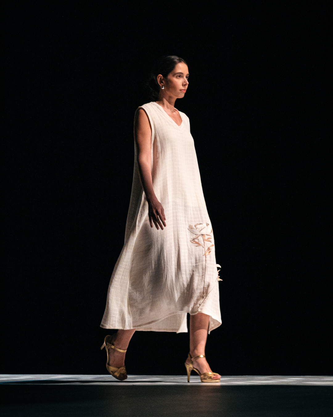 A Rosa para o Amanhã — Vestido Longo em Gaze