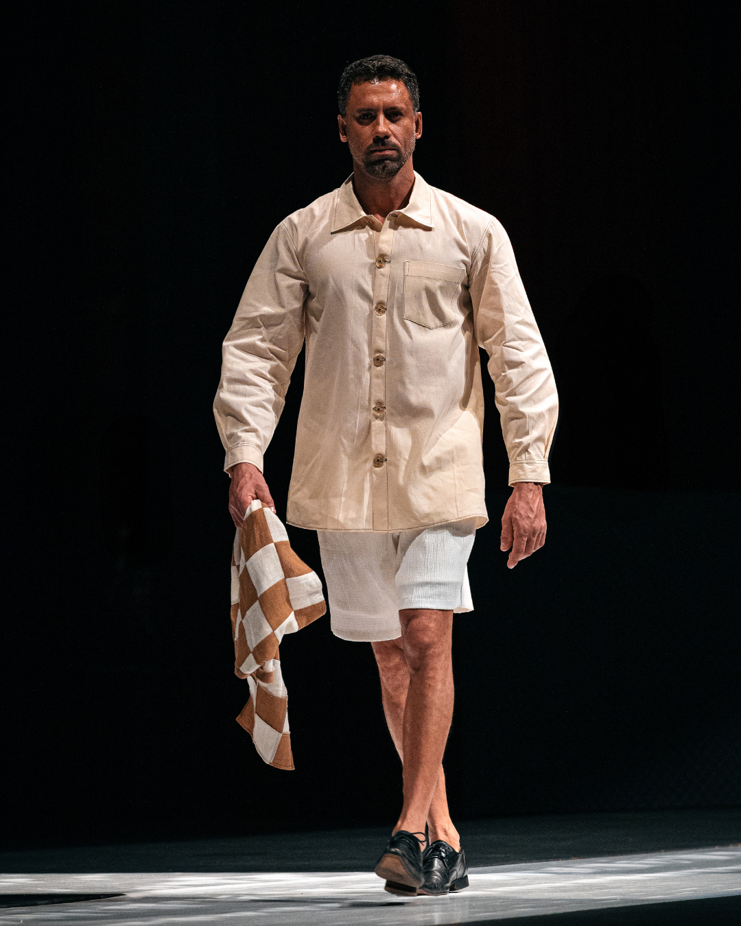 O Último Branco — Camisa de Algodão Cru