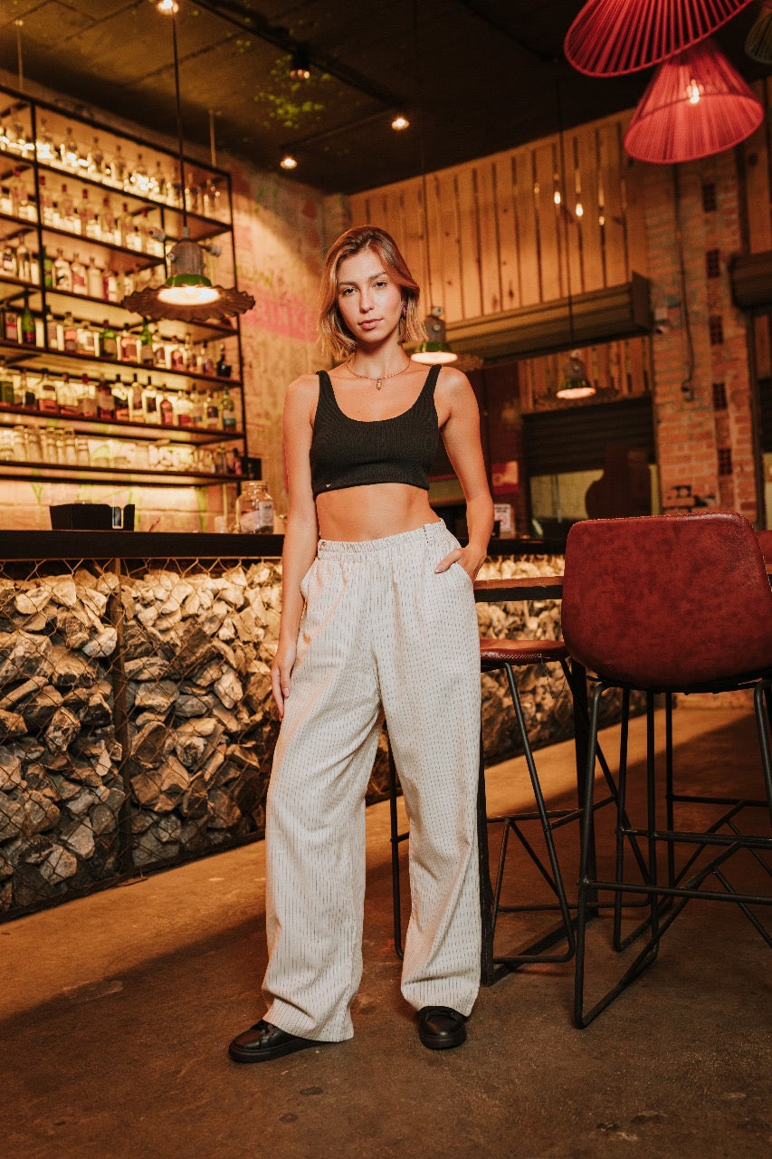 Calça de Elástico Preta ''Riscada''