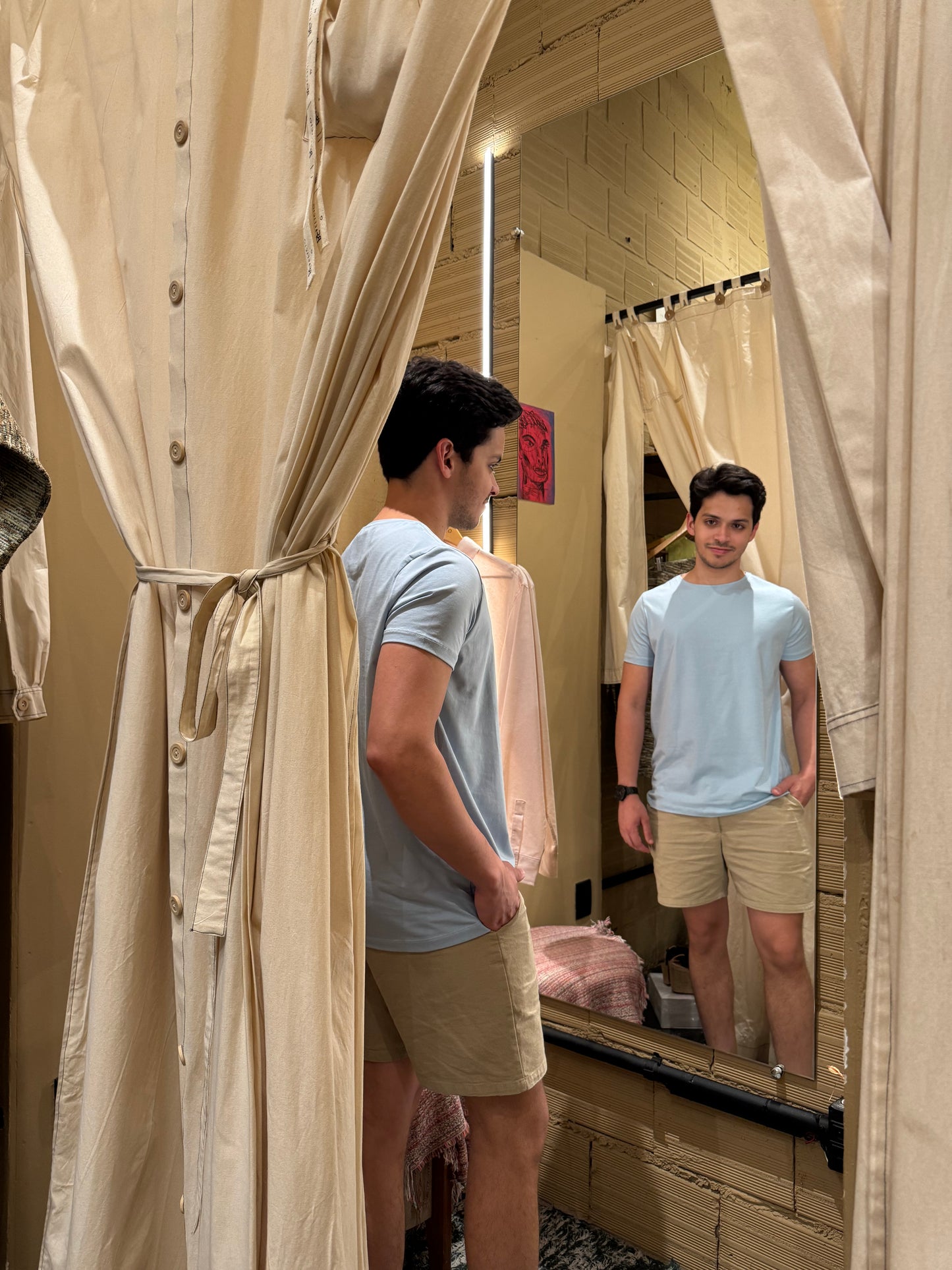 Camiseta ''no Armário''