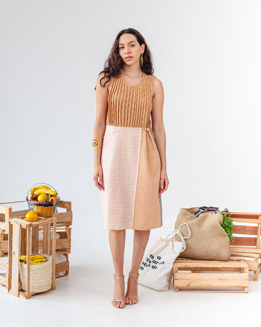 Vestido de Retalho Sem Manga ''Abelhinha''