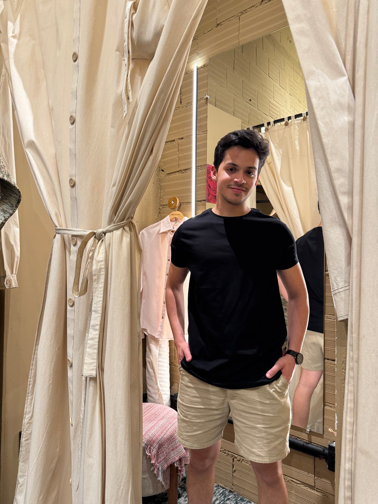 Camiseta ''no Armário''